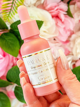 Load image into Gallery viewer, Radiance Facial Serum with Vitamin C &amp; Hyaluronic Acid
